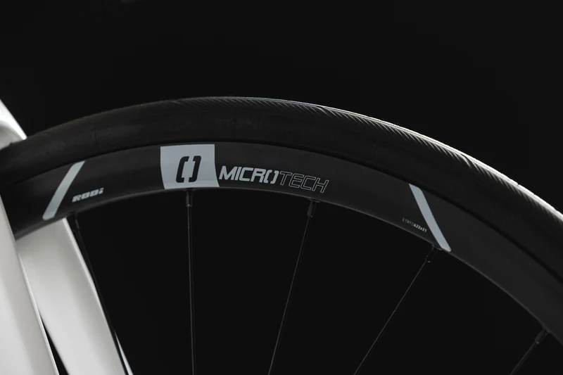 Basso Venta R Shimano 105 12-Fach