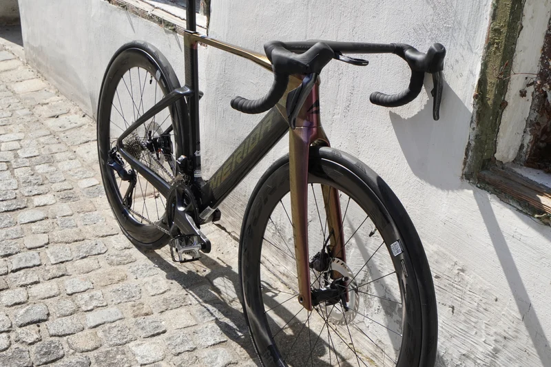 Merida Reacto 8000 2026 | Shimano Ultegra Di2 | Aero Carbon Rennrad | Carbon Laufräder