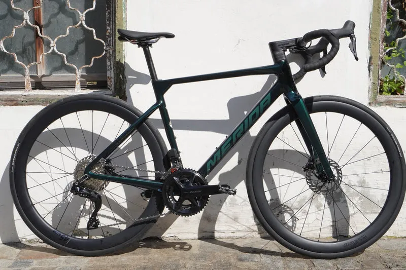 Merida Scultura 6000 | Rennrad Carbon, Shimano 105 Di2, Vision SC45 Laufräder
