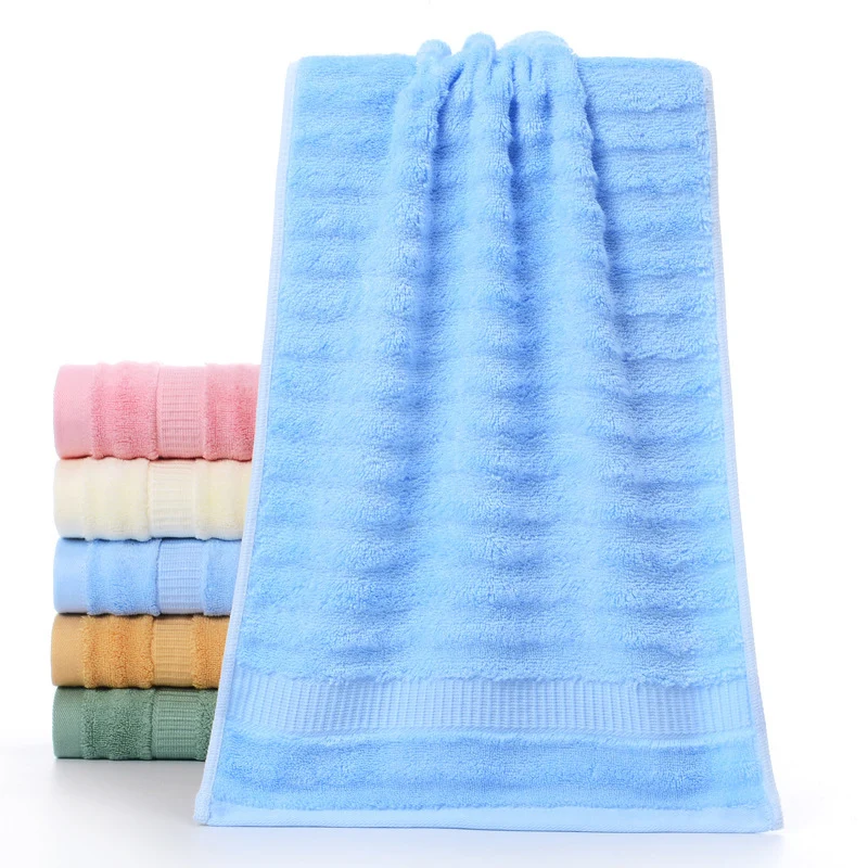 Hochwertiges Frottee-Badetuch mit eleganter Textur Skanto