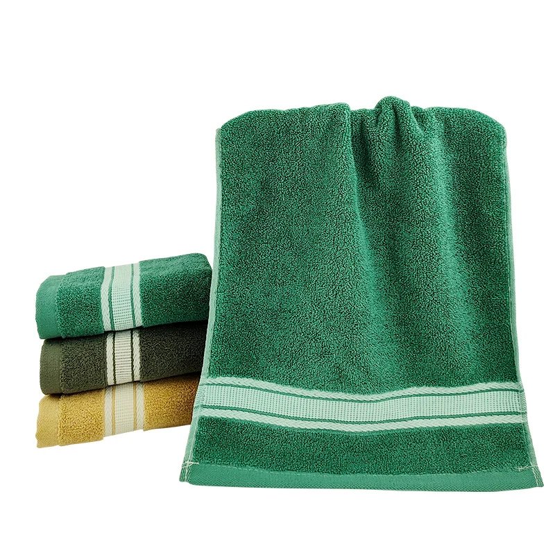 Hochwertiges Frottee-Badetuch mit eleganter Bordüre. Skanto