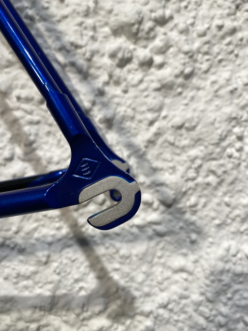 Viper frame blue with silver flames
