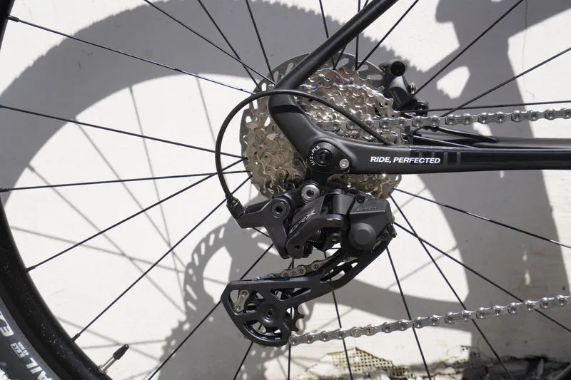 Basso Tera Night Leaf | Shimano GRX 2x12 | Gravel Bike