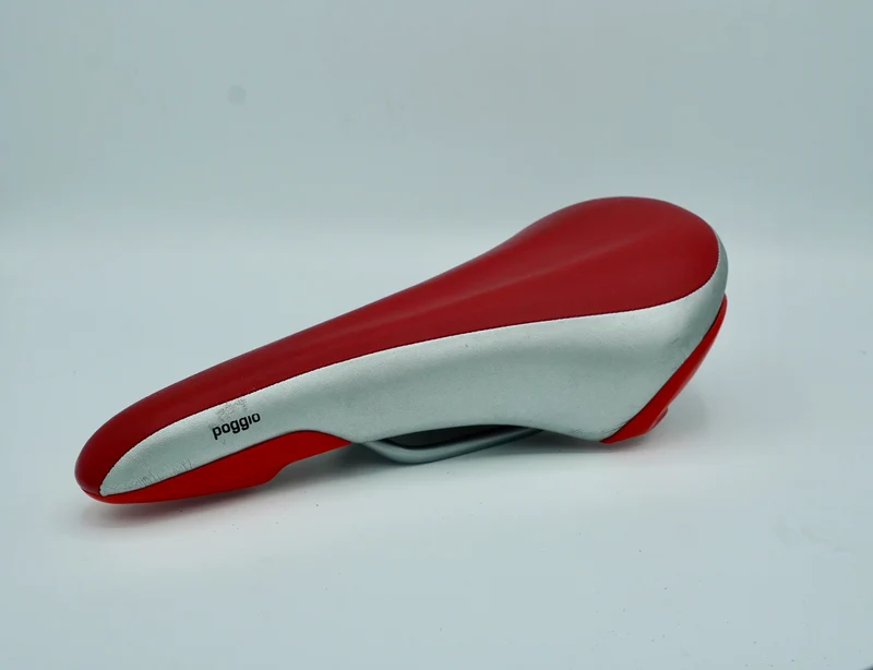 Poggio Sattel ST1 in rot oder creme