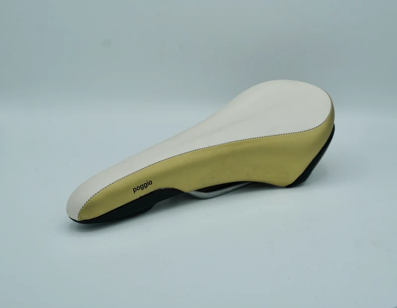 Poggio Sattel ST1 in rot oder creme