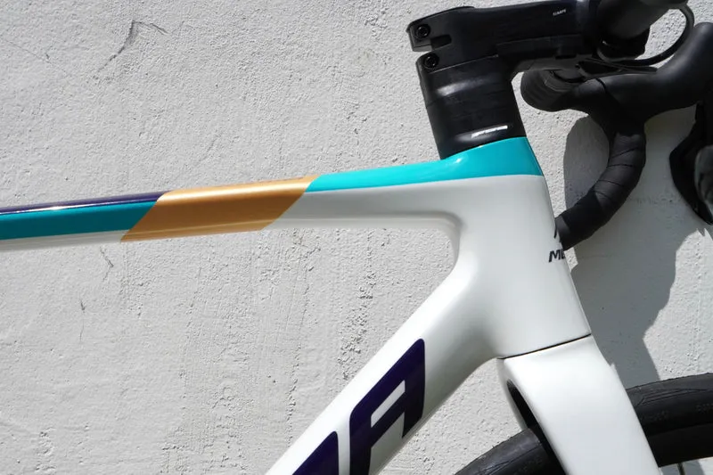 Scultura 6000 105 Di2 BAHRAIN VICTORIOUS Team Edition
