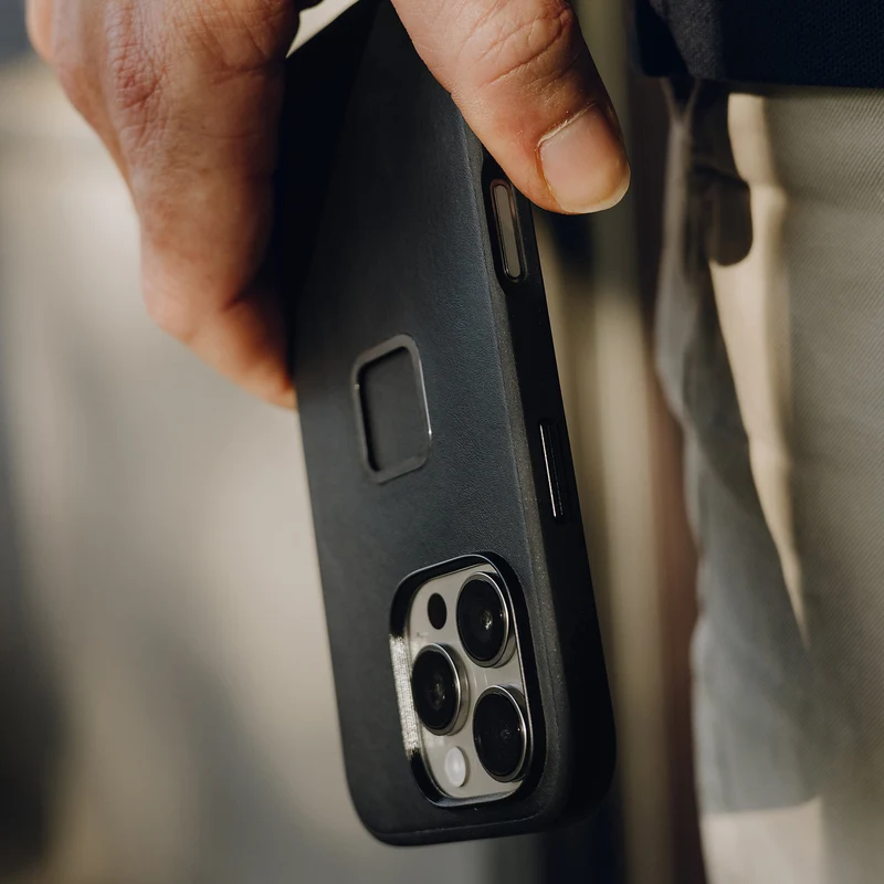 Everyday Clarino Case | iPhone 16 Pro Max | Black | PD Certified