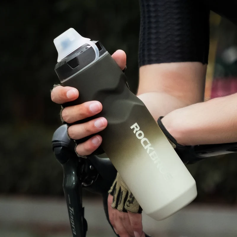 Fahrradflasche met auslaufsicherem Pull-Top-Verschluss 600/750ml
