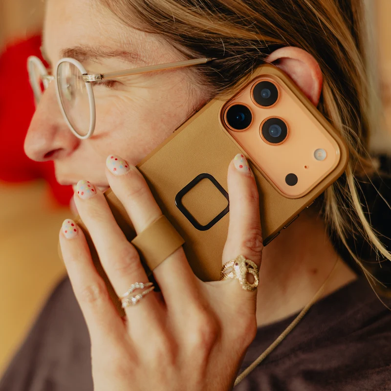 SlimLink Loop Case | iPhone 17 Pro | Tan