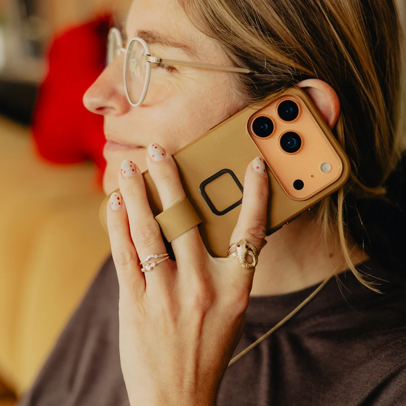 SlimLink Loop Case | iPhone 17 Pro | Tan