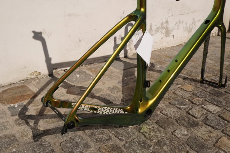 Aspero 5 Lime Shimer Frame Set