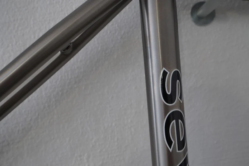 AXIOM Race Titanframe