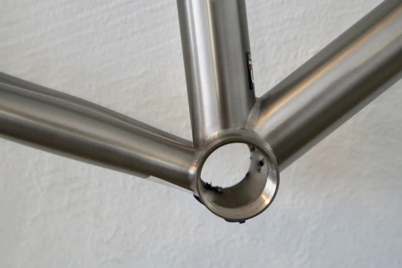AXIOM Race Titanframe