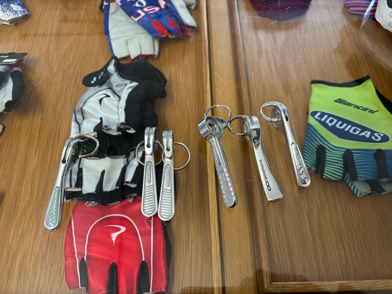 Schlüsselanhänger/Key chain with old shiftlever: DA, Shimano 600, Campagnolo...