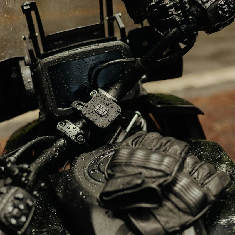 Motorcycle Bar Mount | Charging | Locking Qi2