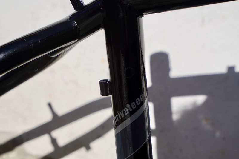 OR privateer frame in black