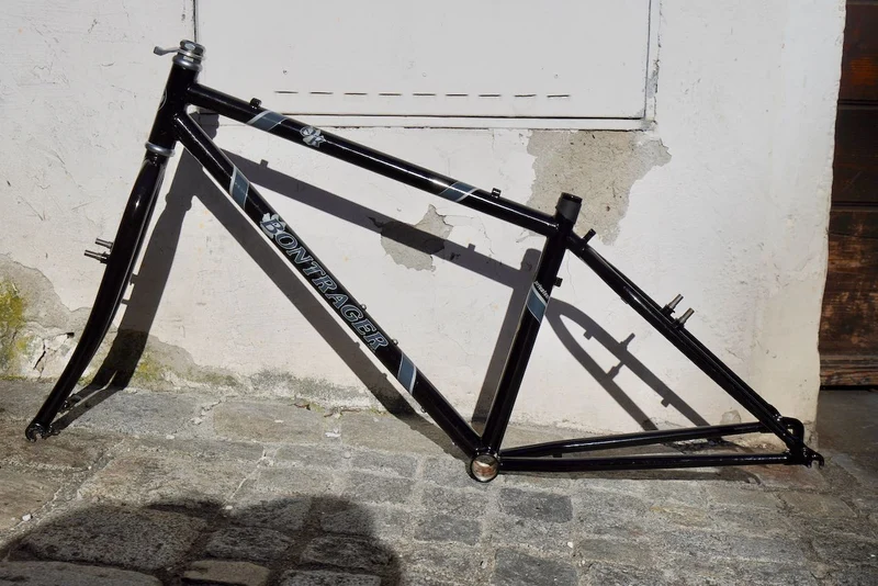 OR privateer frame in black