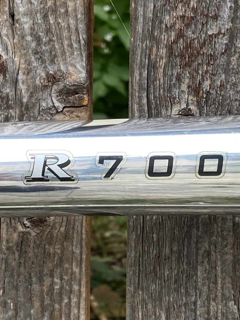 R 700