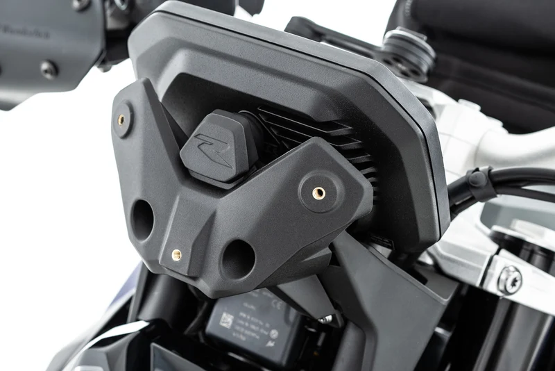 Mounting bracket for the MARATHON windshield F 900 R