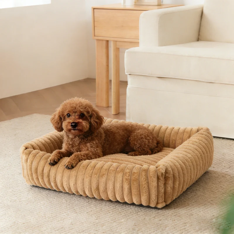 Luxuriöses Hundebett mit Kissen