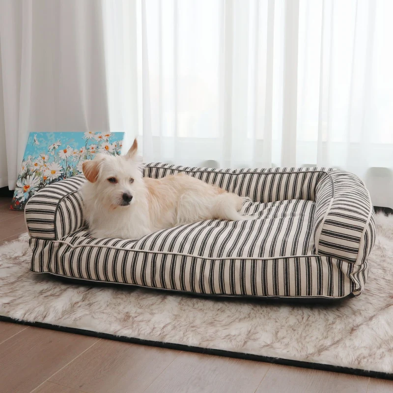 Gestreiftes orthopädisches Hundesofa