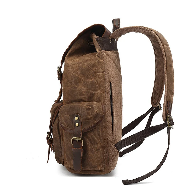 Rustikaler Wanderrucksack mit mehreren Außenfächern Skanto
