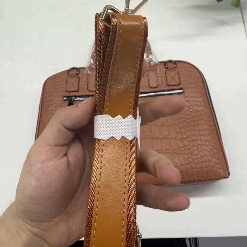 Stylische Handtasche mit luxuriösem Krokodil-Design Skanto