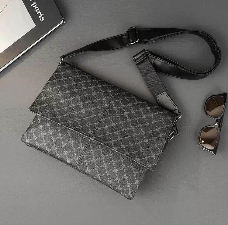 Elegante Clutch im modernen Design Skanto