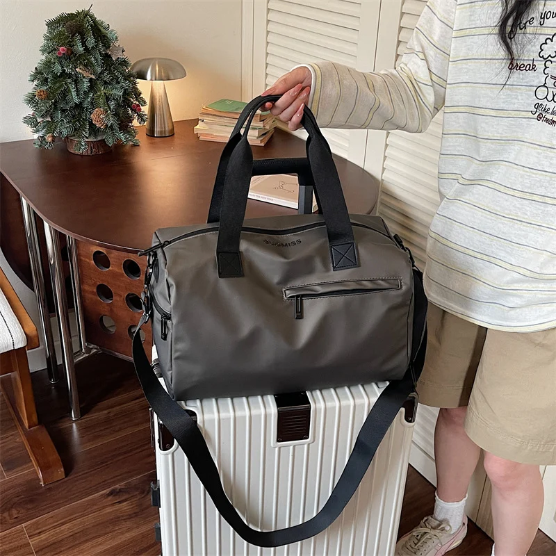 Sportliche Reisetasche mit zusätzlichen Fächern Skanto