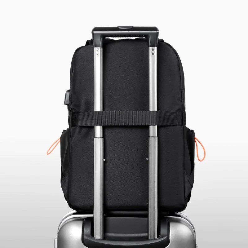 Moderner Rucksack mit ergonomischem Design und mehreren Fächern Skanto