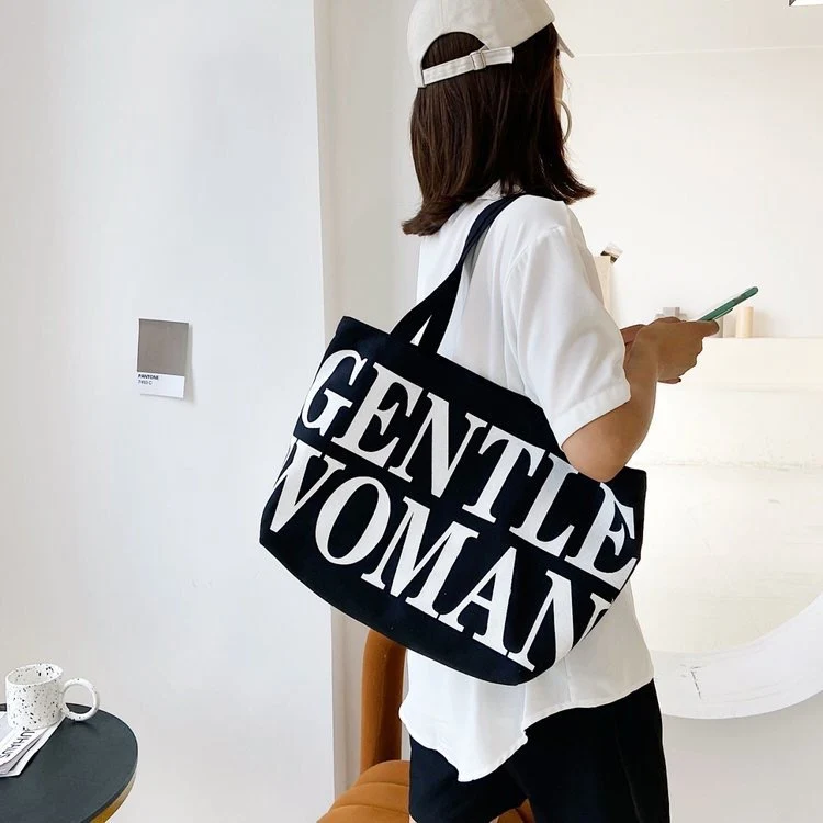 Moderne Baumwolltasche mit auffälligem Text Skanto