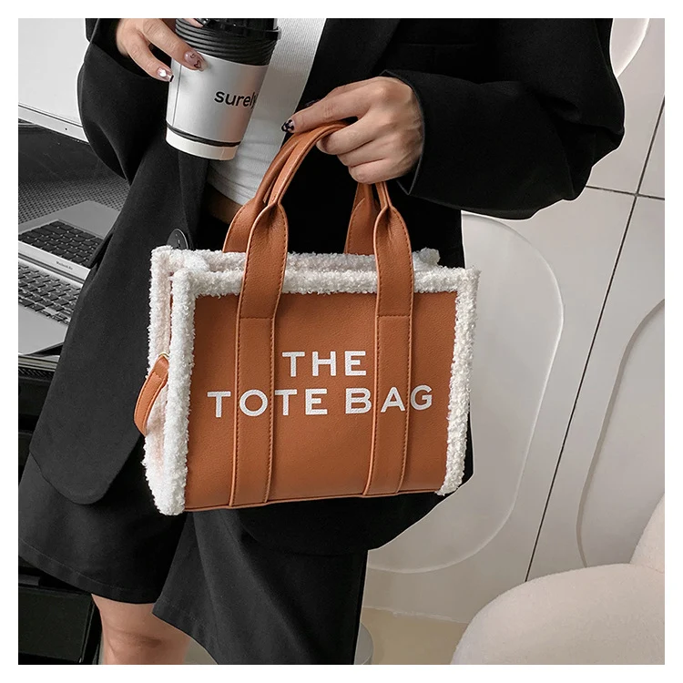 Moderne Handtasche mit abnehmbarem Riemen Skanto