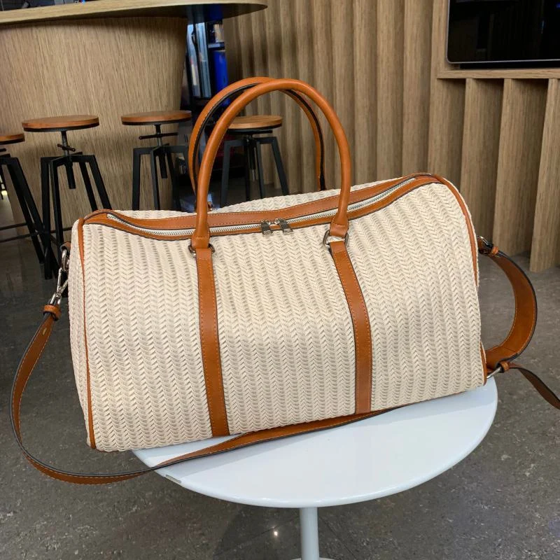 Geräumige Reisetasche mit praktischen Griffen und verstellbarem Schultergurt Skanto