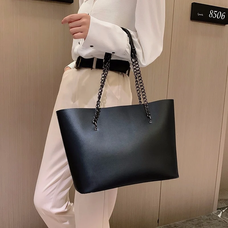 Elegante Umhängetasche im minimalistischen Design Skanto