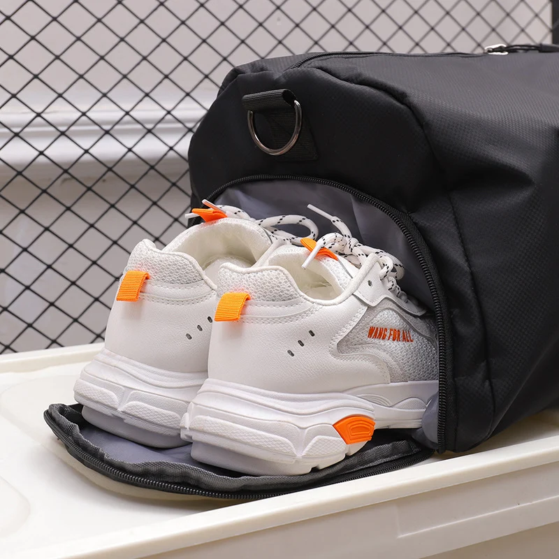 Kompakte Trainings- und Reisetasche mit praktischen Fächern Skanto