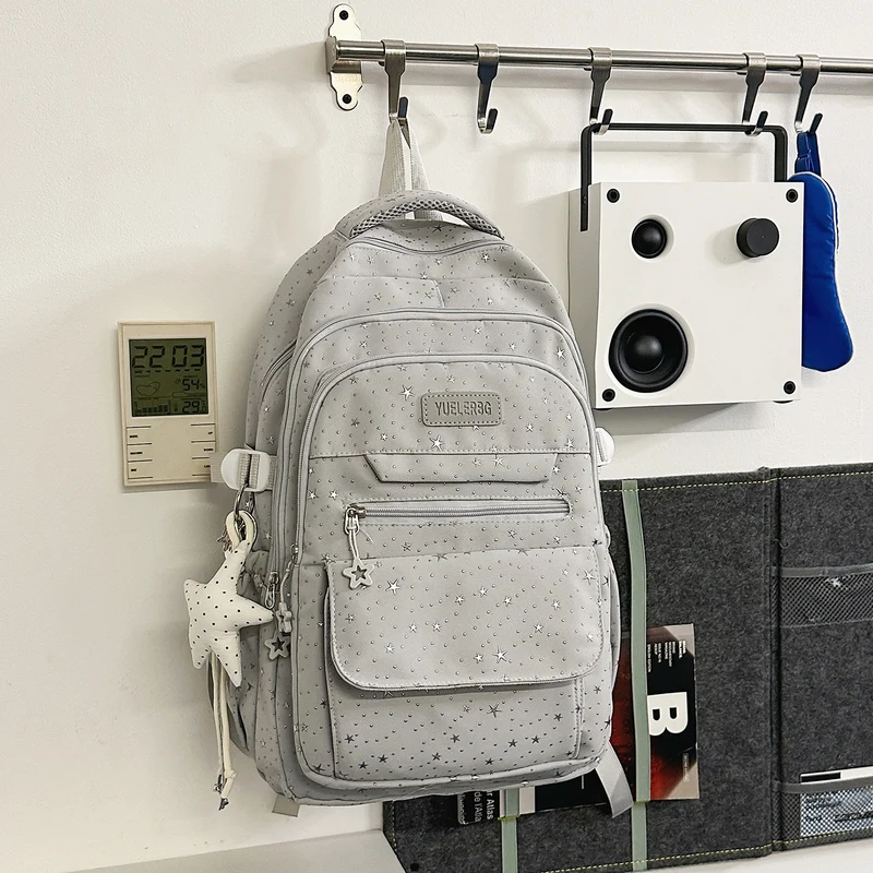 Mehrfächer-Schulrucksack mit Sternenapplikationen