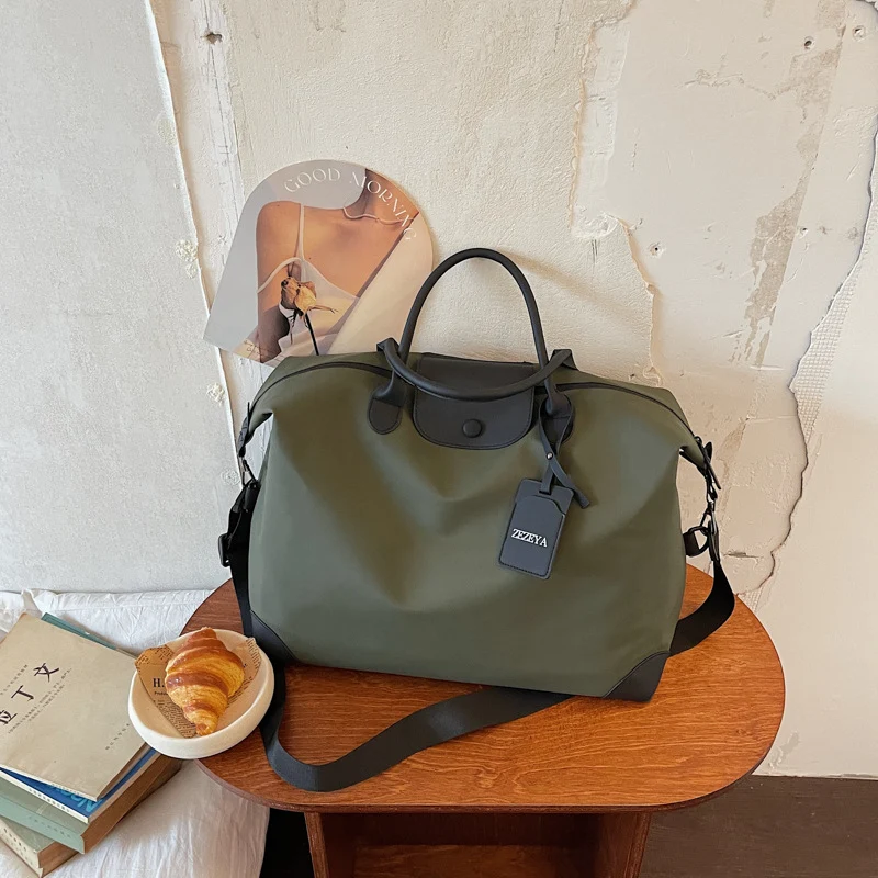 Elegante Reisetasche aus strapazierfähigem Material mit verstellbarem Schultergurt Skanto