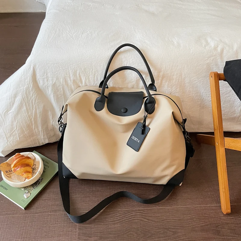 Elegante Reisetasche aus strapazierfähigem Material mit verstellbarem Schultergurt Skanto