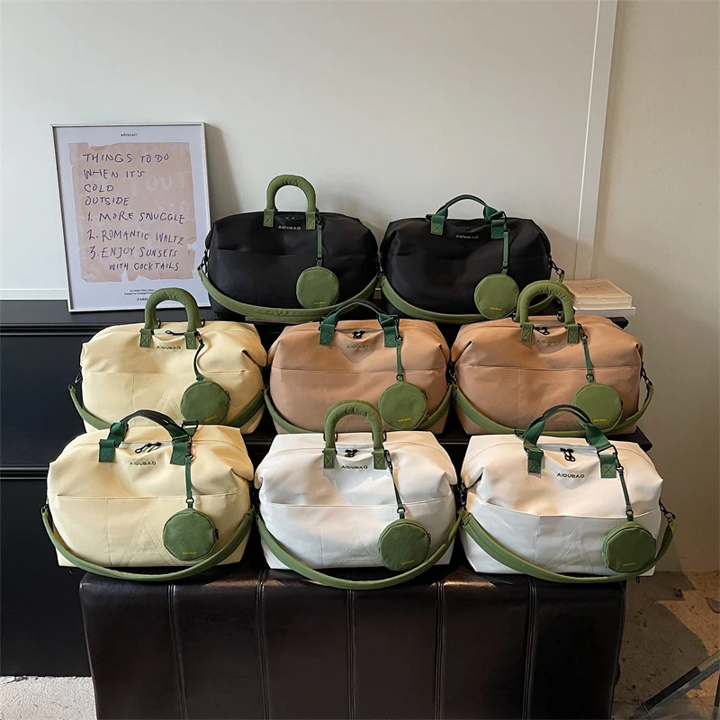 Elegante Reisetasche mit praktischem Zubehör Skanto