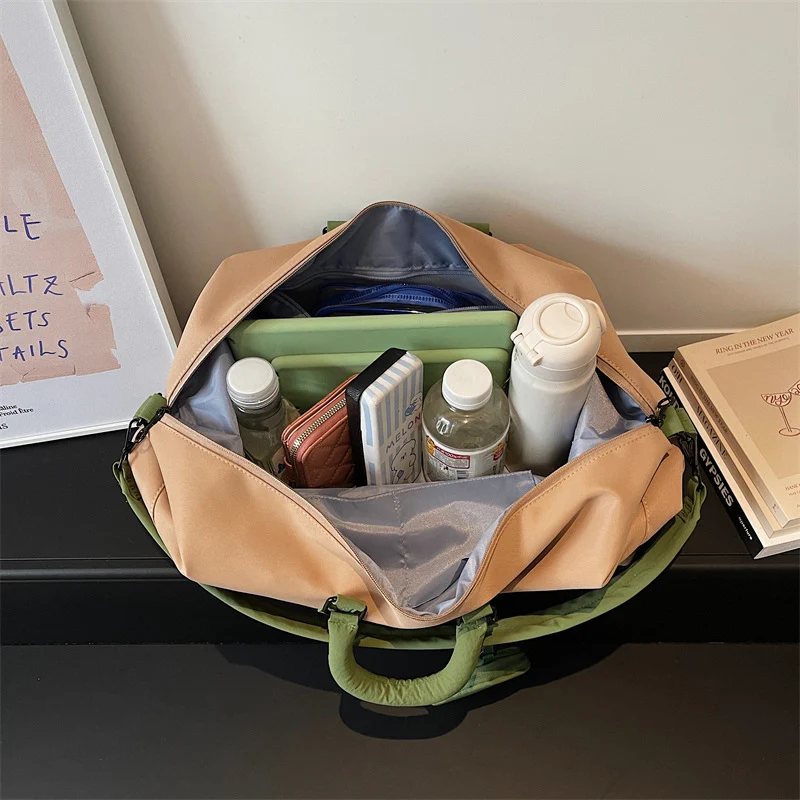 Elegante Reisetasche mit praktischem Zubehör Skanto