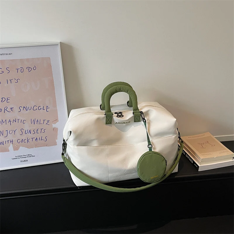 Elegante Reisetasche mit praktischem Zubehör Skanto