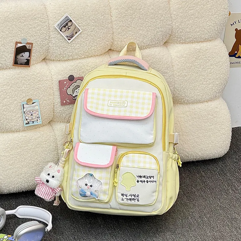 Niedlicher Schulrucksack mit Charakter-Motiv und mehreren Fächern