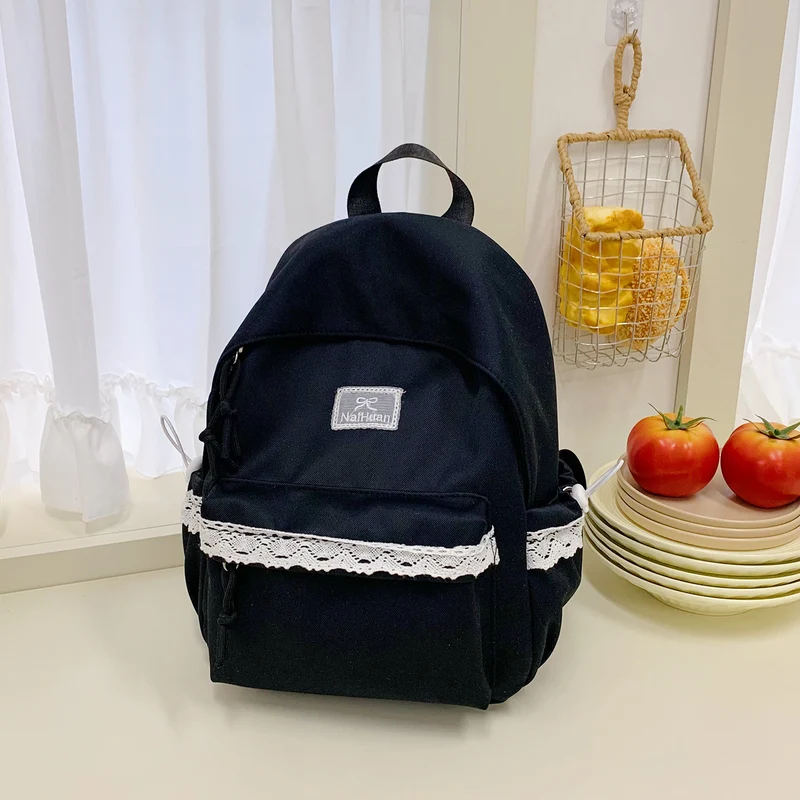 Eleganter Rucksack mit Spitzendetails