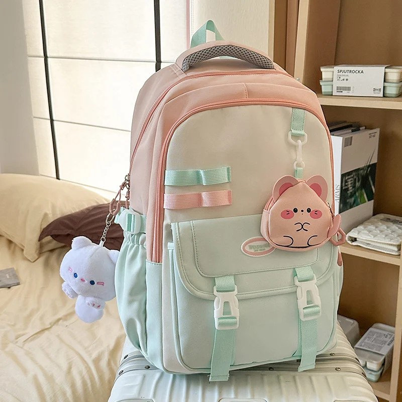 Lässiger Schulrucksack mit mehreren Fächern