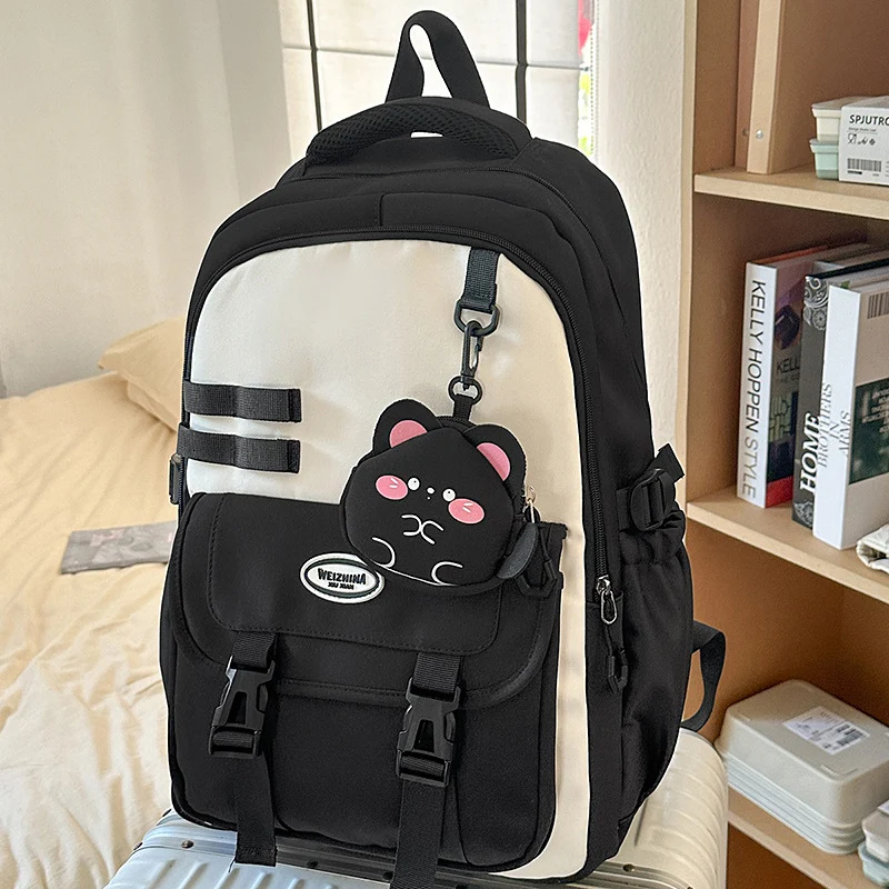 Lässiger Schulrucksack mit mehreren Fächern
