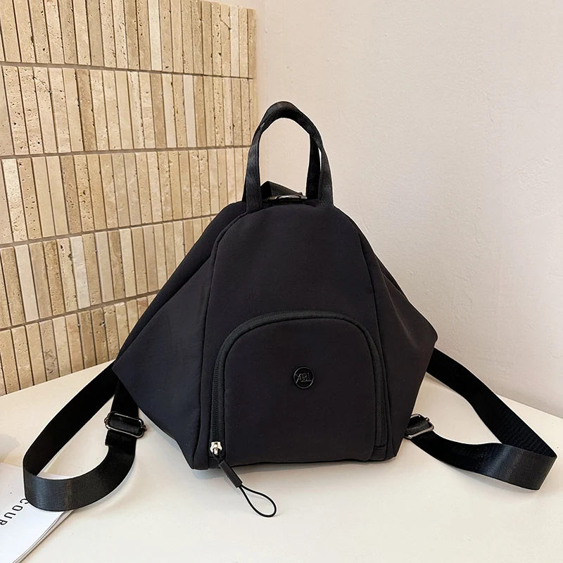 Moderner dreieckiger Alltags-Schulrucksack