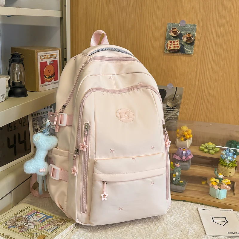 Niedlicher verzierter Schulrucksack