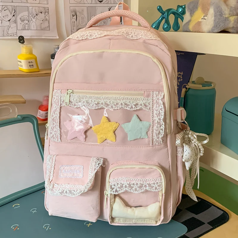 Niedliche Schultasche mit dekorativen Sternen