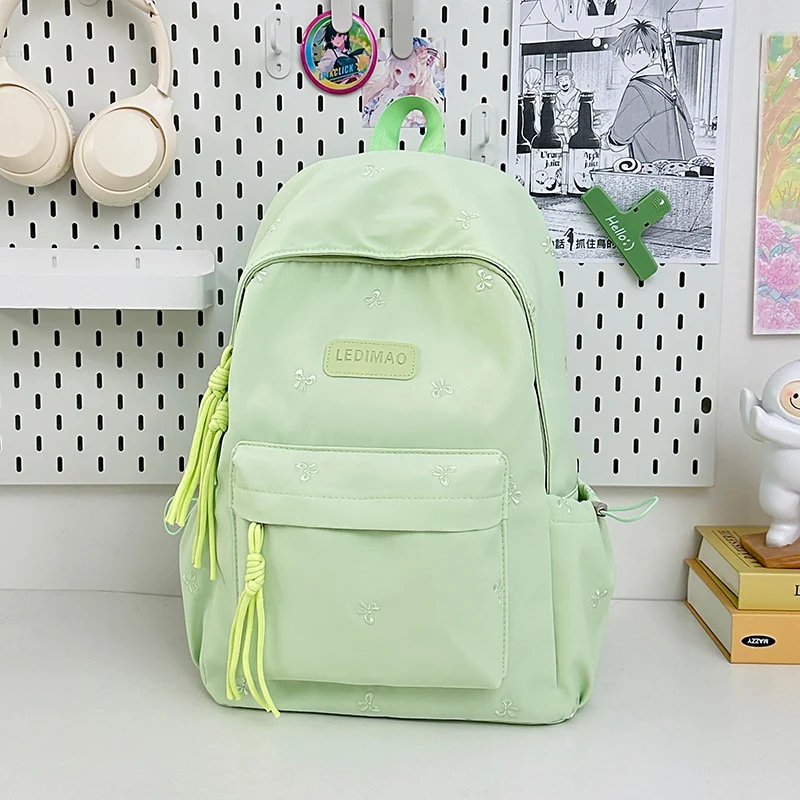 Eleganter Schulrucksack mit floraler Stickerei