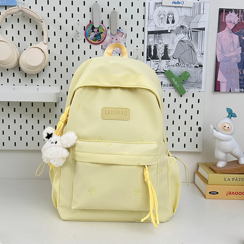 Eleganter Schulrucksack mit floraler Stickerei